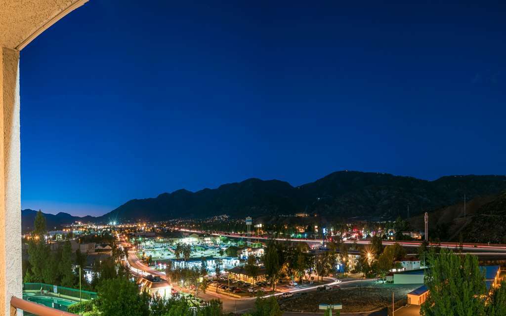 San Bernardino Inn & Suites חדר תמונה