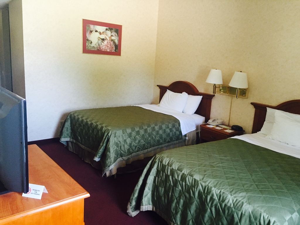 San Bernardino Inn & Suites חדר תמונה