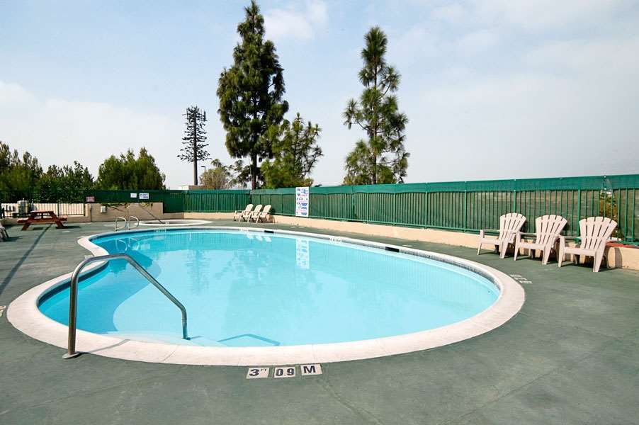 San Bernardino Inn & Suites מתקנים תמונה
